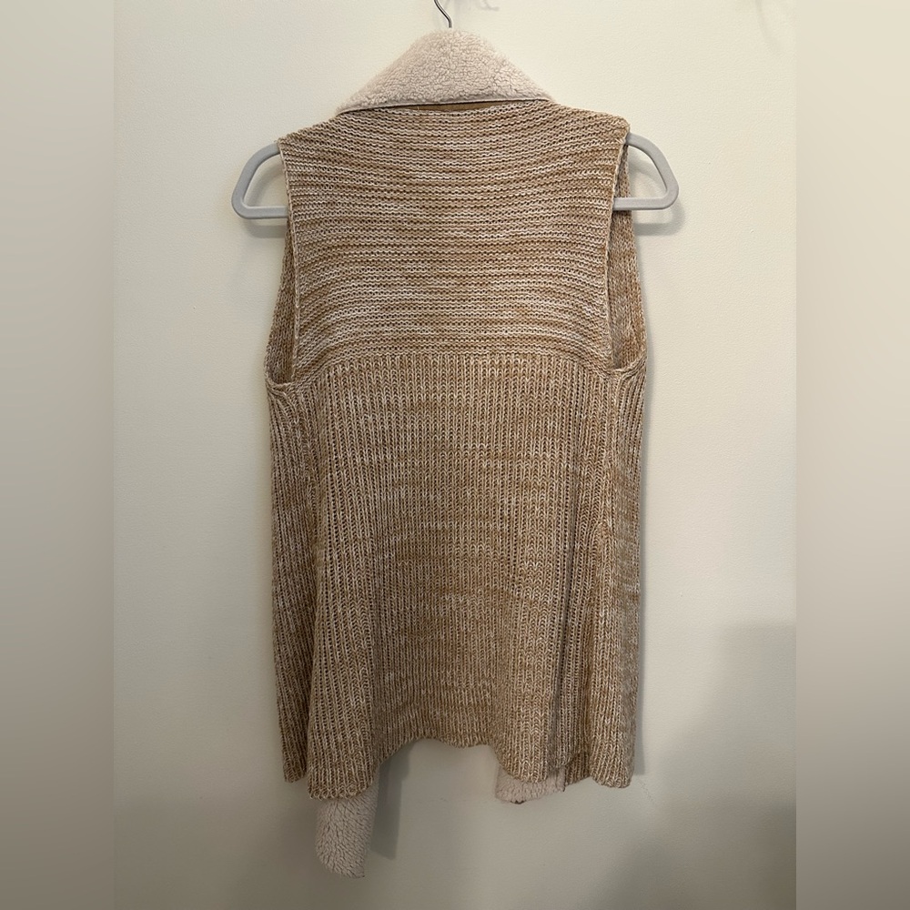 NWT! Francesca's Alya Ivory Taupe Faux Suede Sherpa Sweater Vest - Picture 8 of 8